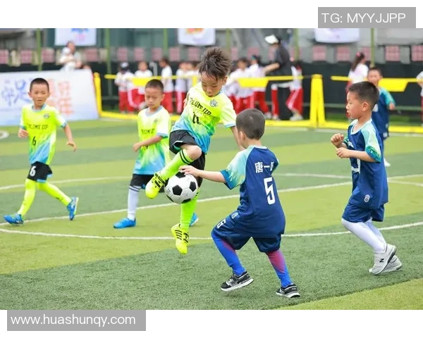 足球明星风采展示与成就解析精彩PPT分享